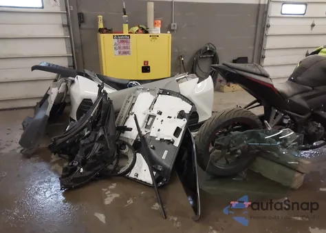 2024 Toyota Sienna Le from USA, damaged, VIN 5TDBSKFCXRS115893